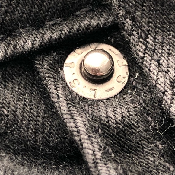 LEVI'S 711 Shaping Skinny Jeans in Distressed Black - Women's 28 - Picture 9 of 13